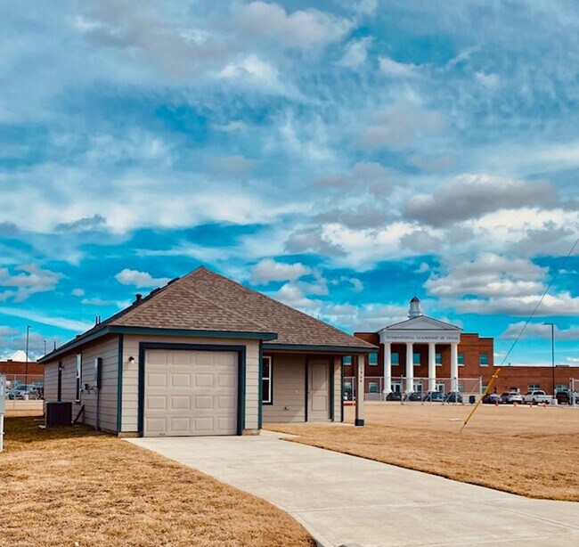 Building Photo - Beautiful Brand New 3 bedroom 2 bath lease...