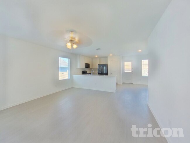 Foto del edificio - 10704 Dusty Rnch Rd