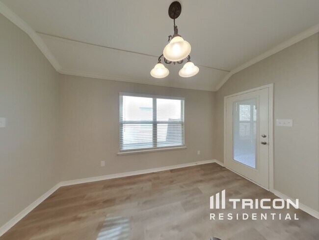 Foto del edificio - 745 Jamestown Ln