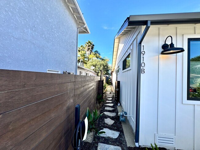 Foto del edificio - 1910 Raymond Ln