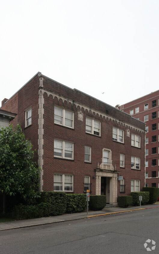 Conrad Apartments Apartments in Seattle, WA
