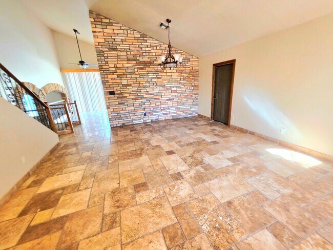 Building Photo - 4 Bed 2.5 Bath- 42nd St & Shea- Pool- Move in special