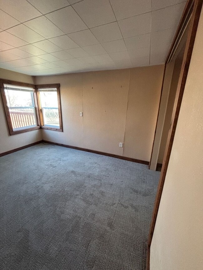 Building Photo - 4 Bedroom with East Gallatin in the backyard