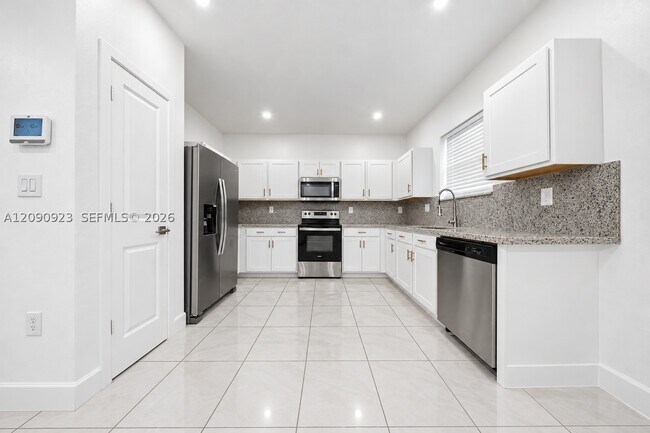 Foto del edificio - 1762 SE 9th Ave