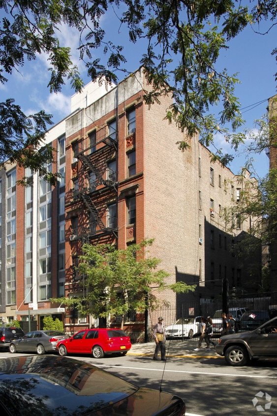 Building Photo - 503 W 47th St