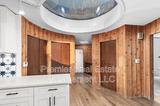 Foto del edificio - 5905 E Maplewood Ave
