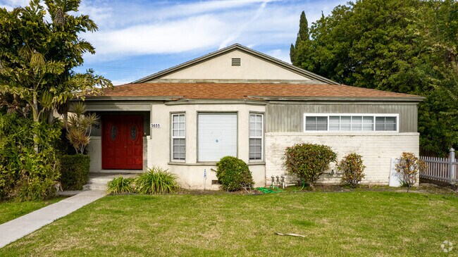 Building Photo - 5655 W Jefferson Blvd