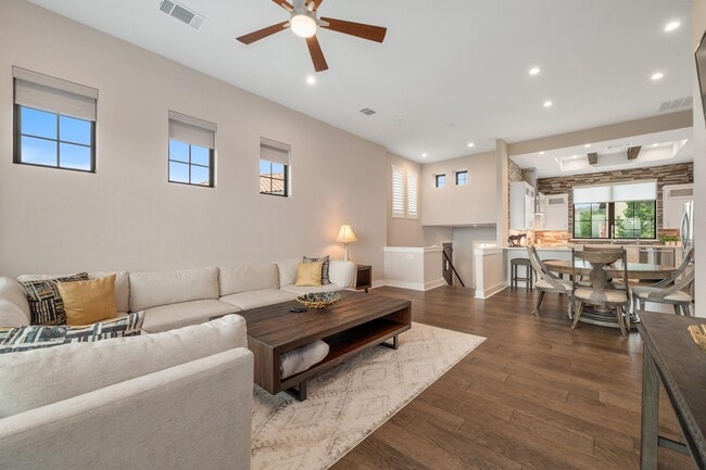 Foto del edificio - 409 Rose Branch Way