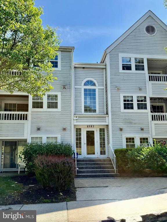 Foto del edificio - 8583 Falls Run Rd