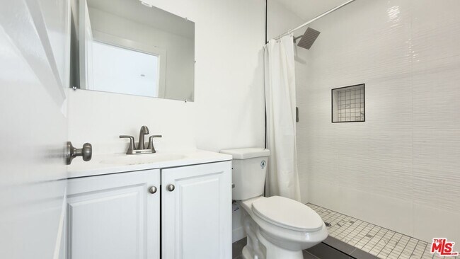 Foto del edificio - 1732 Crenshaw Blvd