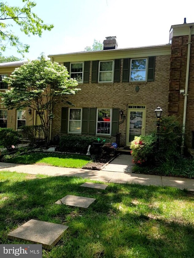 3153 Lindenwood Ln, Fairfax, VA 22031 Townhome Rentals in Fairfax VA