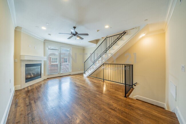 Building Photo - 4148 Grassmere Ln
