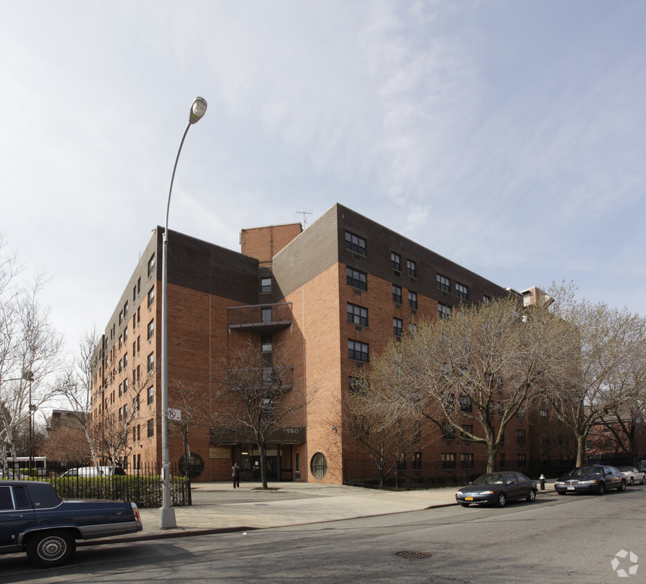 Foto del edificio - Cornerstones Sandy F Ray Senior Housing