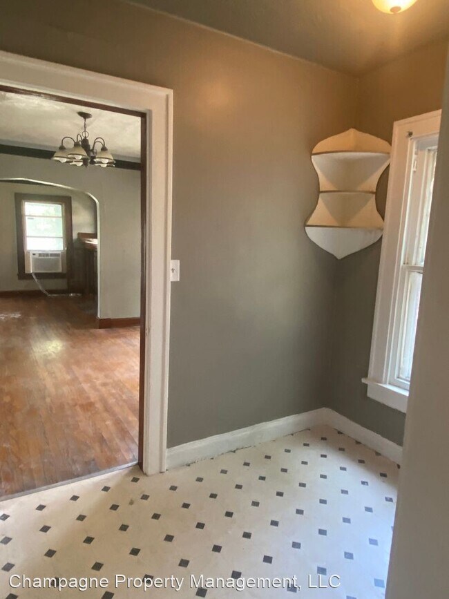 Building Photo - 3 br, 1 bath House - 7107 The Paseo