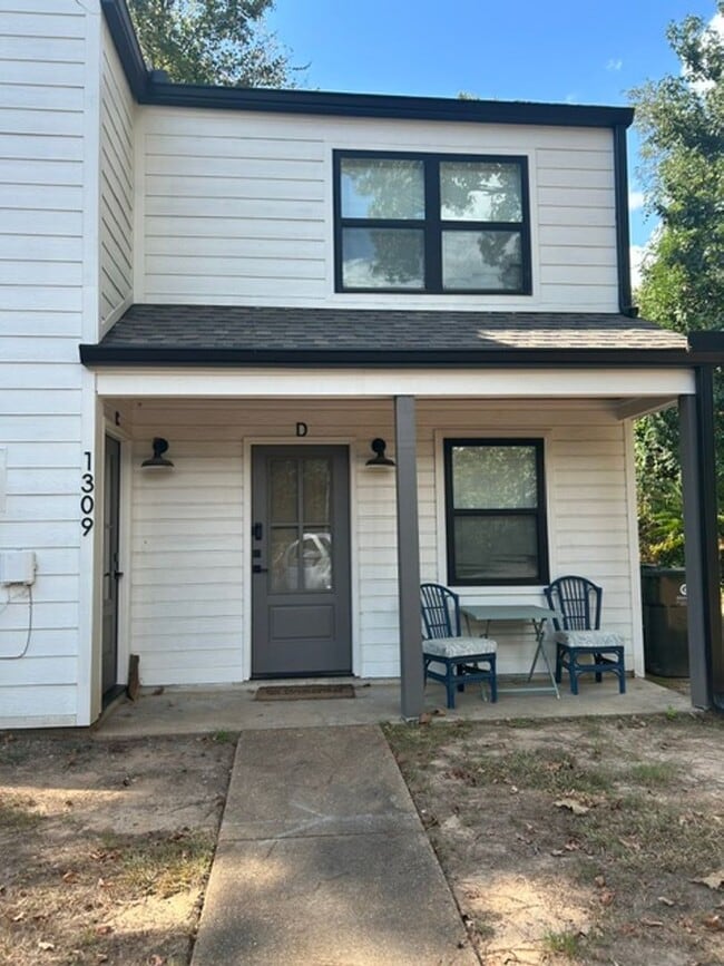 Building Photo - 1309 Access Rd