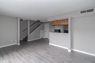 Building Photo - 3919 Fairmont Pkwy
