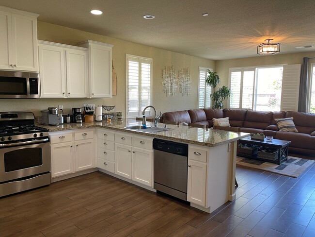 Building Photo - Beautiful SOLAR Home Available in Sunridge...