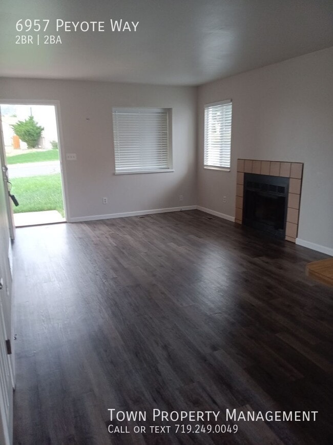 Building Photo - Townhouse in Rockrimmon