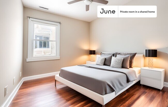 Building Photo - Private bedroom in 3 bed/1 bath Home