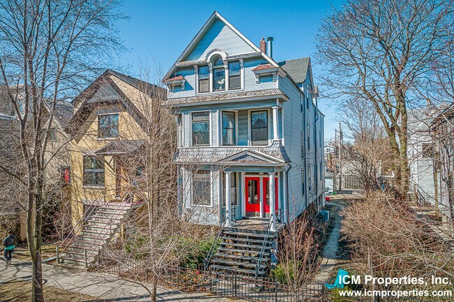 Foto del edificio - 3244 N Lakewood Ave