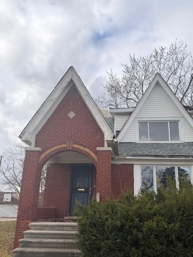 Building Photo - 19551 Alcoy Ave