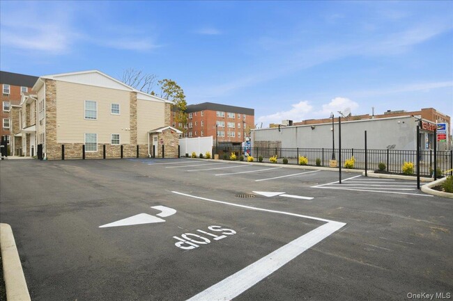 Foto del edificio - 71 N Main St