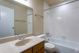 2BR, 2BA - 910 SF - EPERNAY APARTMENTS