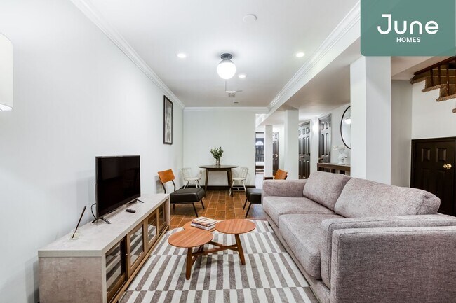 Building Photo - Room Only in 4-bed/3.0-bath Home