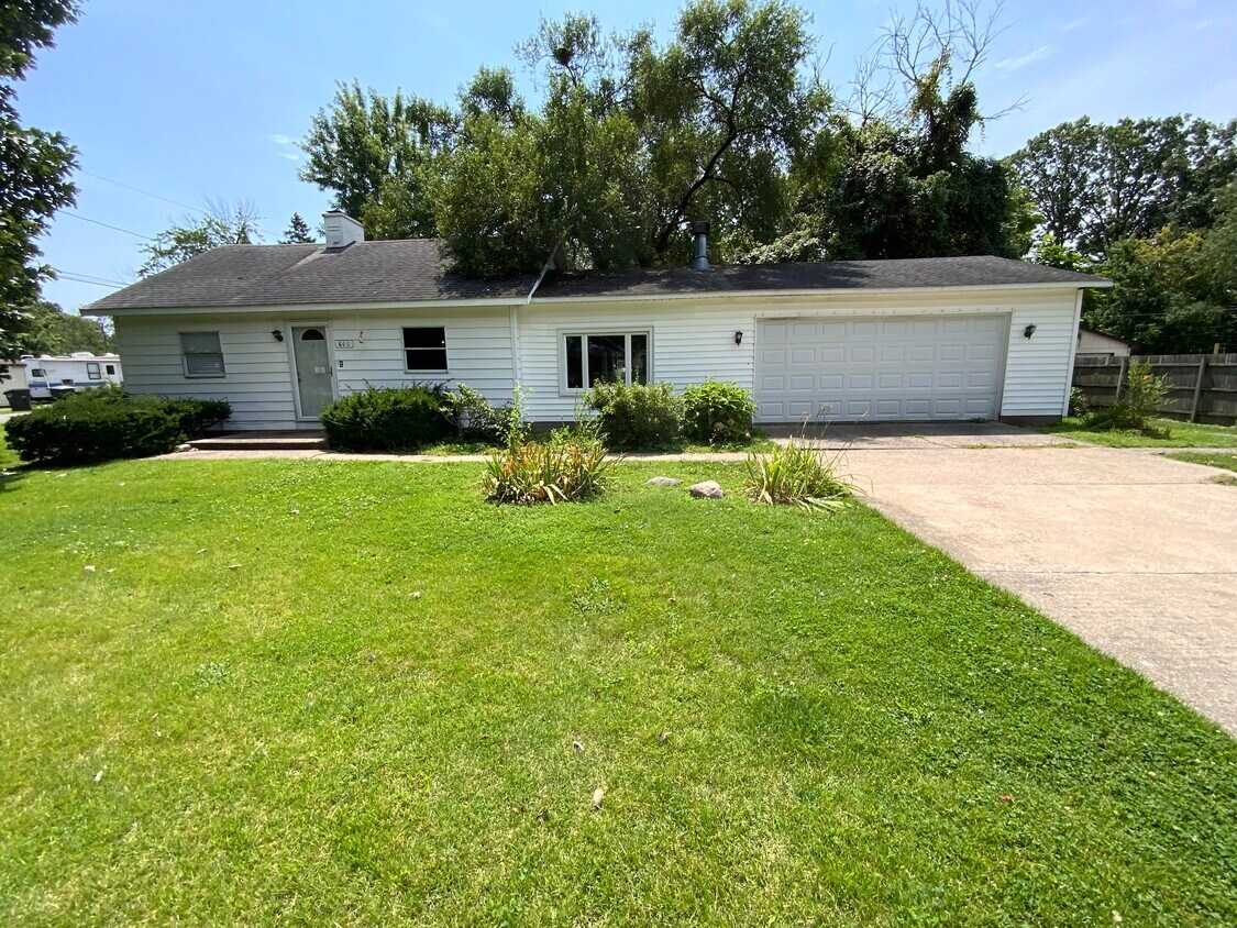 Primary Photo - 600 Shadowlawn Pl