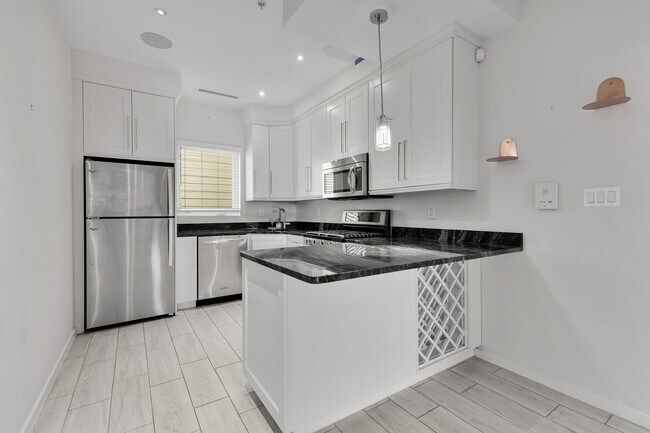 Foto del edificio - 756 Park Rd NW
