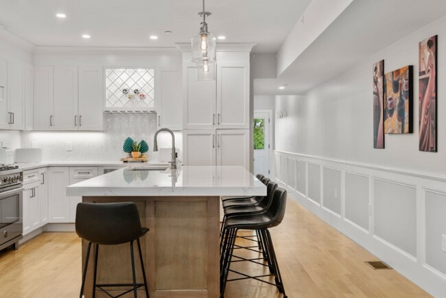 Foto del edificio - 443 E 6th St