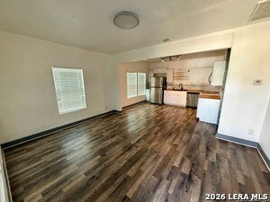 Foto del edificio - 2650 E Houston St