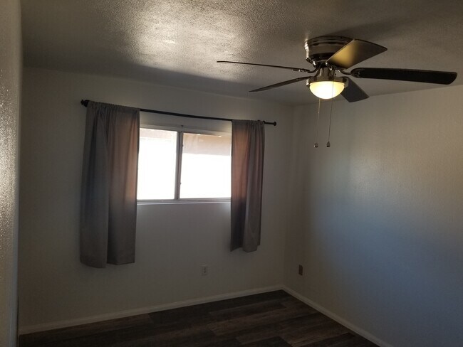 Foto del edificio - 16651 Bartlett Ln