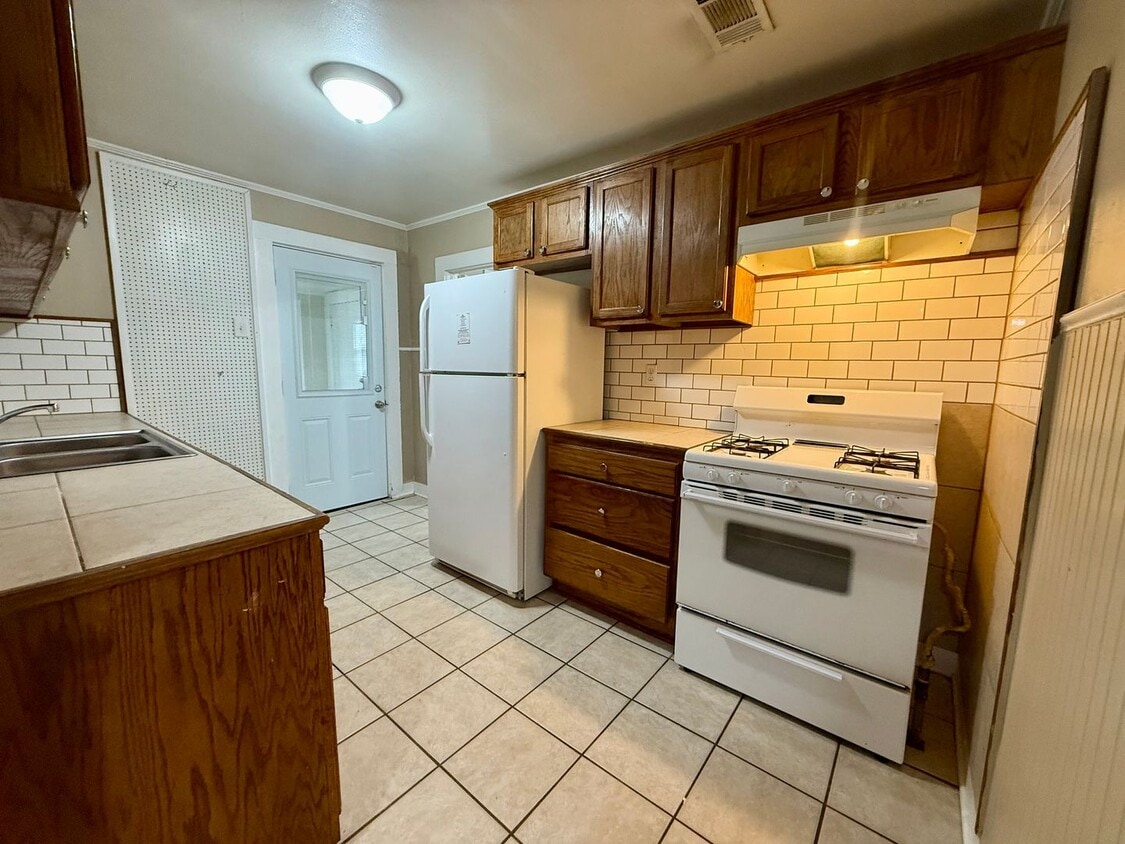 Primary Photo - Charming 2 Bedroom 1 Bathroom Home for Rent!