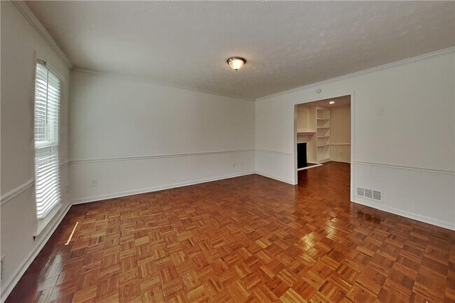 Building Photo - 4709 Crest Knoll Dr SW