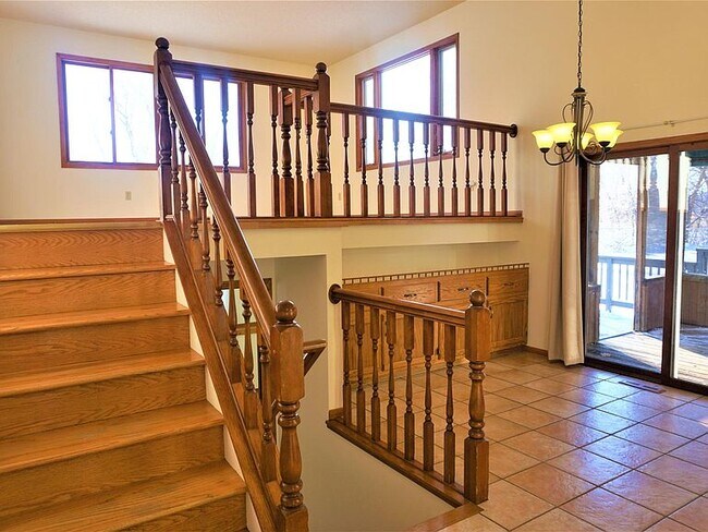 Building Photo - 6925 Centerville Rd