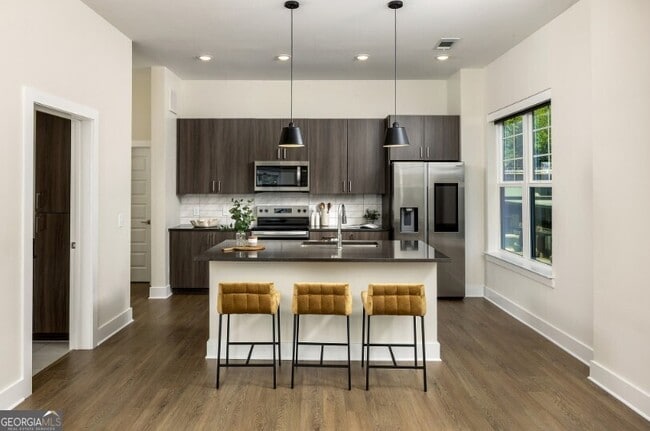 Foto del edificio - 1400 Lake Hearn Dr NE