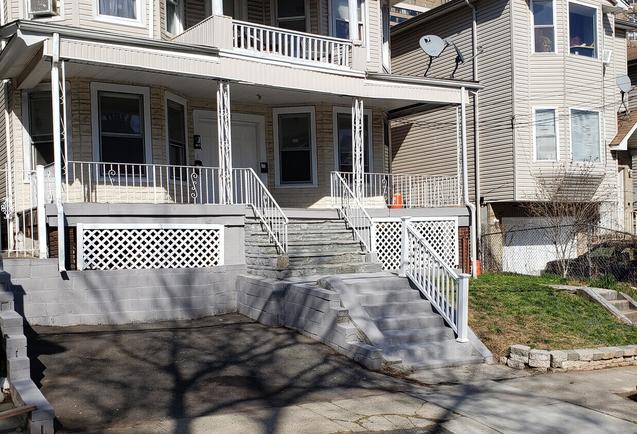 Foto principal - 84 Mapes Ave