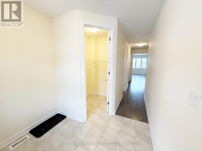 Photo du bâtiment - 27 STARBOARD Cres