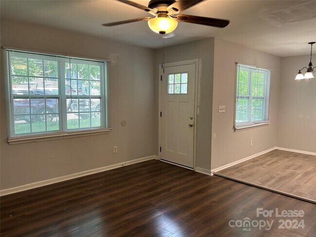 Foto del edificio - 1629 Umstead St