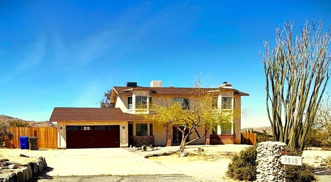 Building Photo - 4 Bedroom, 3 Bathroom with Office Near National Park