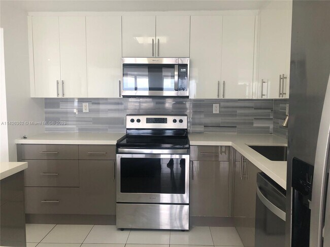 Foto del edificio - 18081 Biscayne Blvd