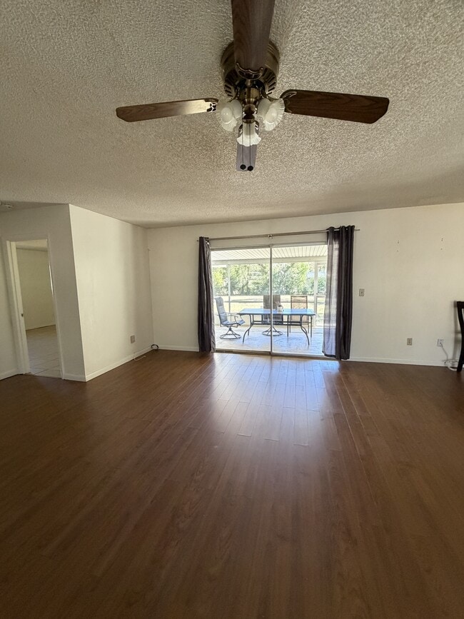 Building Photo - 608 Bahia Dr