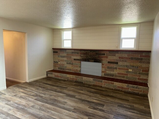Building Photo - 1640 Stromberg Ave