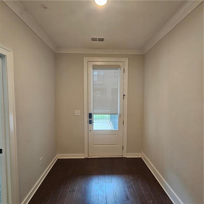Foto del edificio - 455 Ashbury Dr