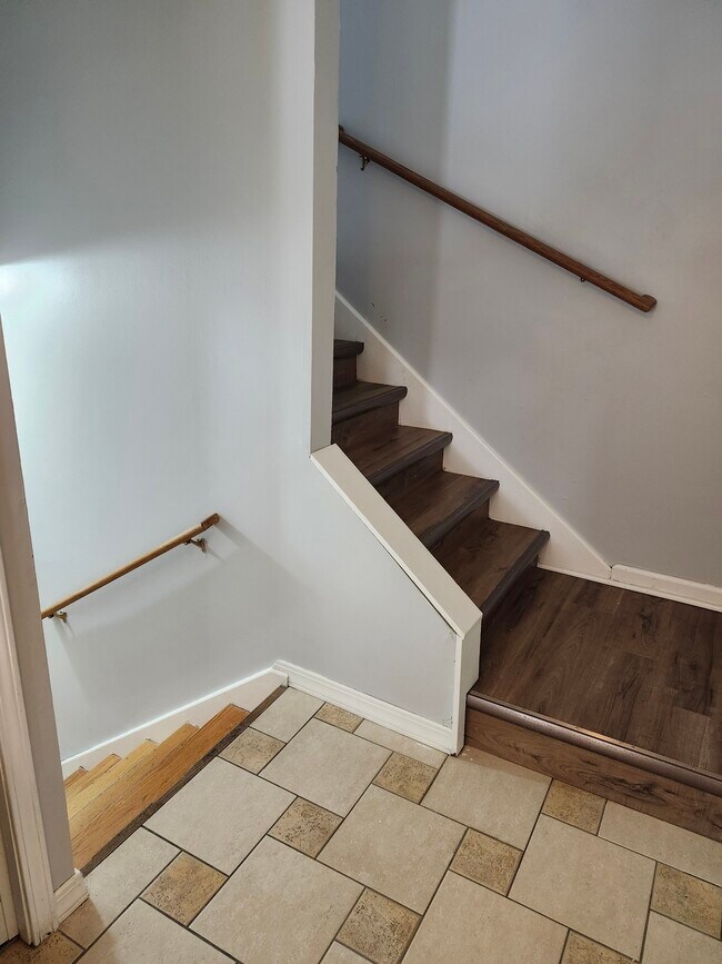 Foto del edificio - 6221 Boone Ave N