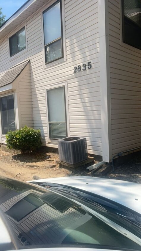 MOVE-IN SPECIAL 1/2 OFF 1ST MONTH'S RENT!! - 2835 Los Gatos Ct (Memphis, TN)