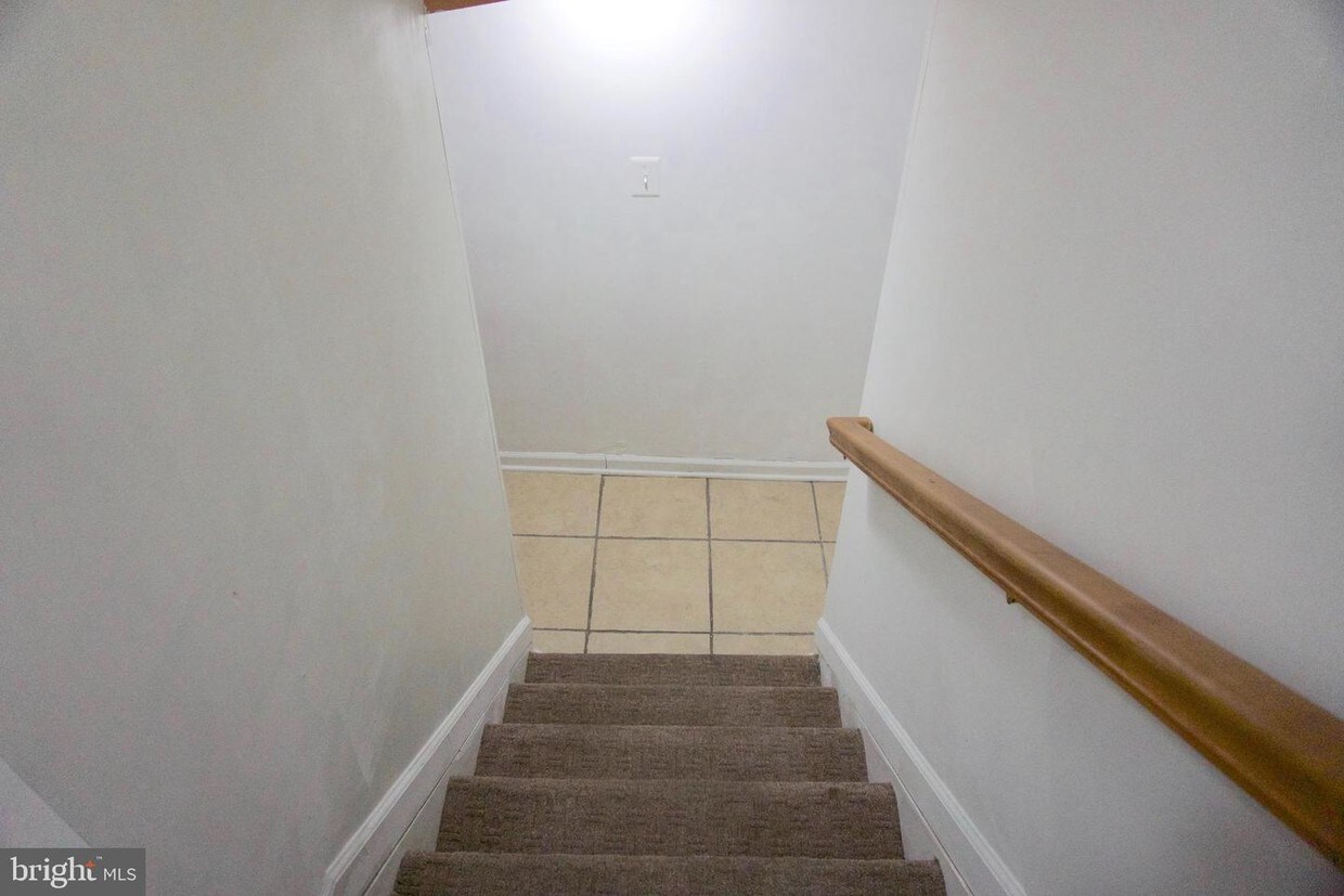 Primary Photo - 1310 McHenry St