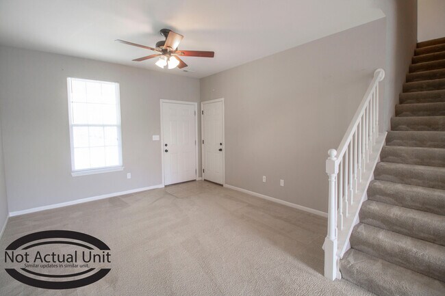 Building Photo - 5000 Derby Ridge Dr