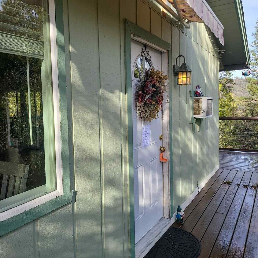 17350 Mt Everest Ct Unit Upstairs, Sonora, CA 95370 Room for Rent in